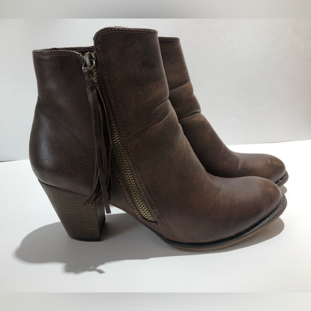 Nine West 9.5 high heel brown ankle boots booties